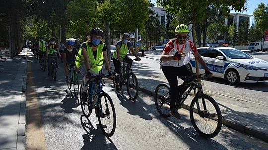 Çevre Haftası Nedeniyle Bisiklet Turu Düzenlendi