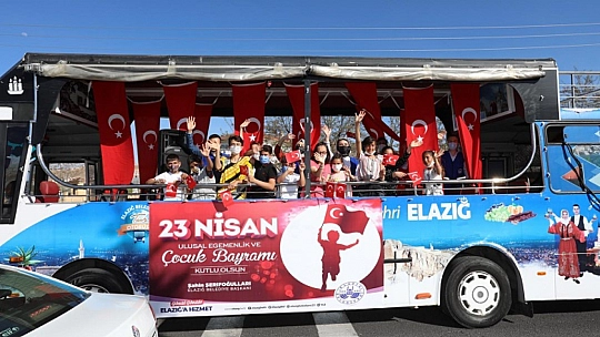 Elazığ Belediyesi Gençlik Meclisi'nden Miniklere Özel 23 Nisan Kutlaması