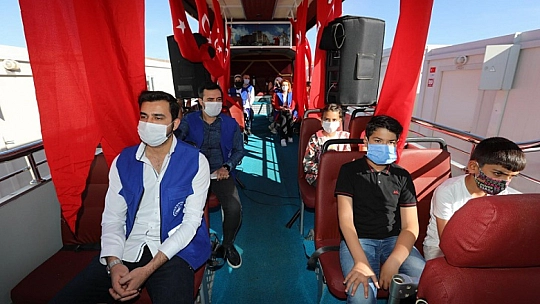 Elazığ Belediyesi Gençlik Meclisi'nden Miniklere Özel 23 Nisan Kutlaması