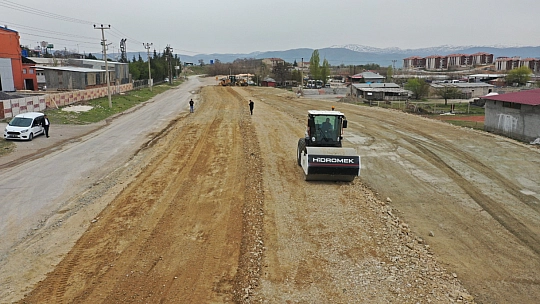Elazığ Belediyesi Yol Çalışmalarını Sürdürüyor