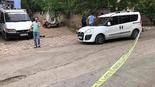 Elazığ'da 16 yaşındaki çocuk, akranını silahla başından vurdu