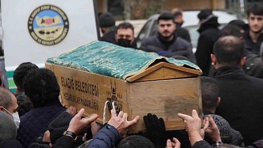 Elazığ'da Ağabey Ve Kardeş 2 Saat Arayla Hayatını Kaybetti