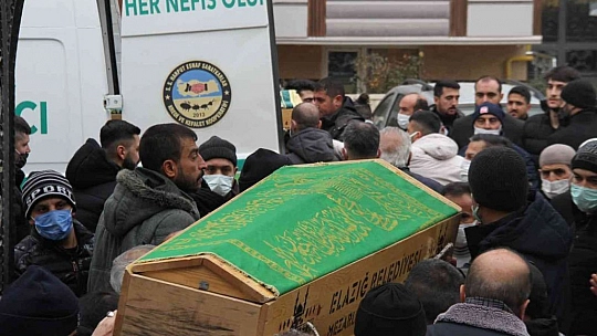 Elazığ'da Ağabey Ve Kardeş 2 Saat Arayla Hayatını Kaybetti