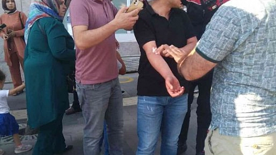 Elazığ'da bıçaklı kavga: 3 yaralı