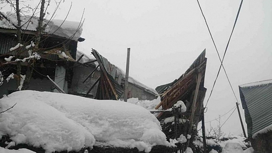 Elazığ'da Üç Evin Çatısı Çöktü