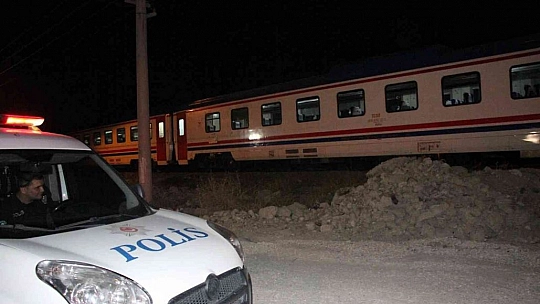 Elazığ'da makinistin ihbarı polisi alarma geçirdi, raylar didik didik arandı