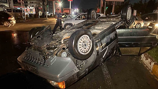 Elazığ'da Ters Dönen Otomobil Yandı: 1 Yaralı
