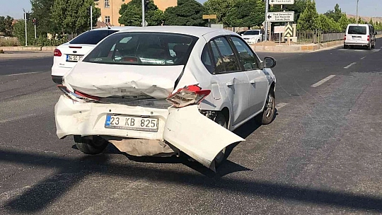 Elazığ'da trafik kazası: 3 yaralı