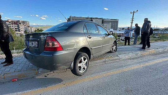 Elazığ'da zincirleme trafik kazası: 3 yaralı