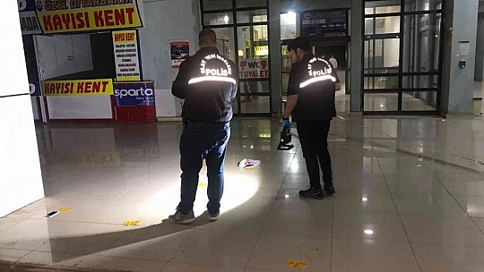 Elazığ otogarı içerisinde silahlı kavga: 2 yaralı