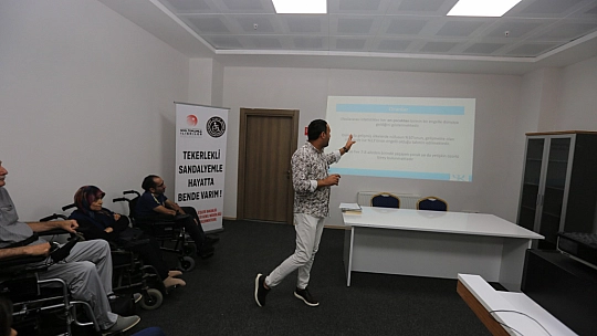 Özel Gereksinimli Bireylerin Ailelerine Yönelik Seminer Düzenlendi