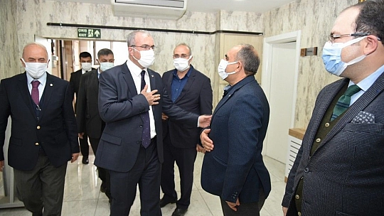 Elazığ Valisi Toraman Ticaret Borsasını Ziyaret Etti