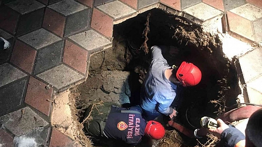 Evine Giderken Bir Anda Kendini Yeraltında Buldu