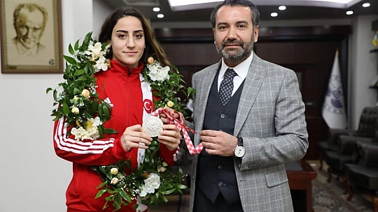 Gizem'e coşkulu karşılama