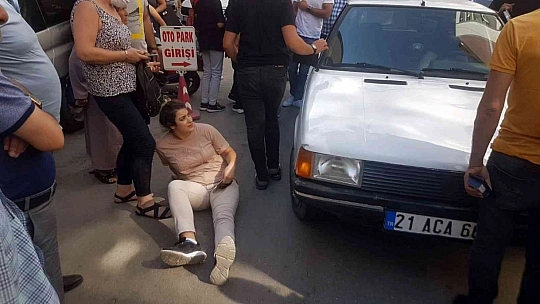 Gündüz vakti zil zurna sarhoş olan sürücü yayaya çarptı