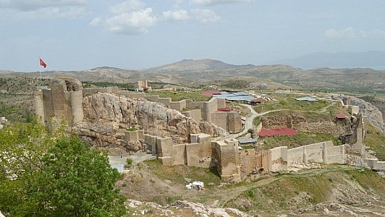 Harput Kalesi'nde 3 gizli geçit ve 4 sarnıç turizme kazandırılacak