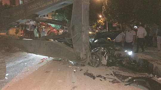 Feci Kaza: 2'si ağır, 3 yaralı!