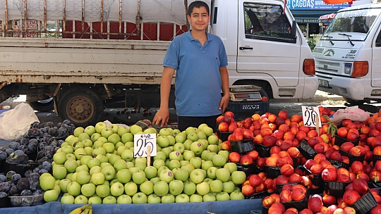 Bu Pazar Başka Pazar!