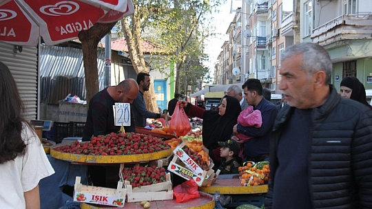 Müjde! Pazarda Fiyatlar Yarı Yarıya Düştü!