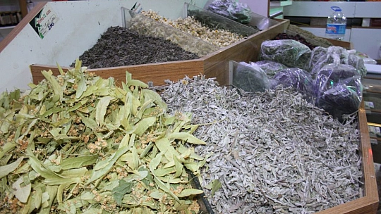 Elazığ'daki Depremzedelerden Kapalı Çarşıya Yoğun İlgi.