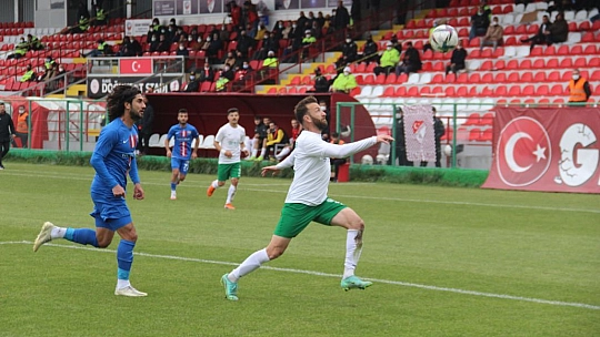 Karakoçlar, direkten döndü!