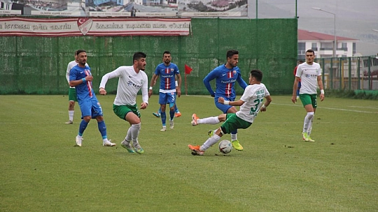 Karakoçlar, direkten döndü!