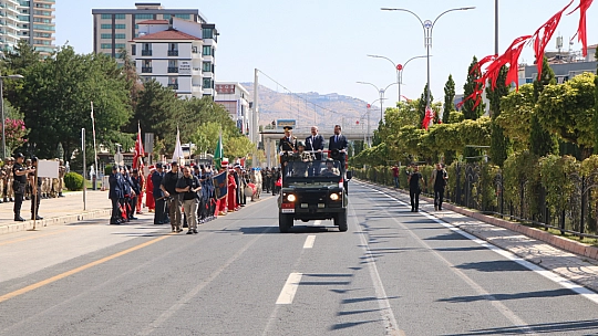 Elazığ'da 30 Ağustos Zafer Bayramı Kutlamaları Çoşkuyla Kutlandı