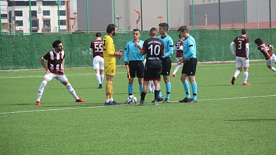 40. dakikada sahadan çekildiler