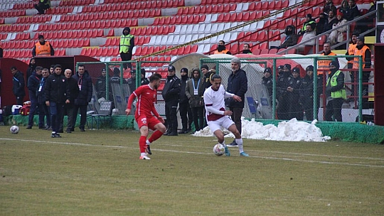 23 Elazığ 'lider' sever!