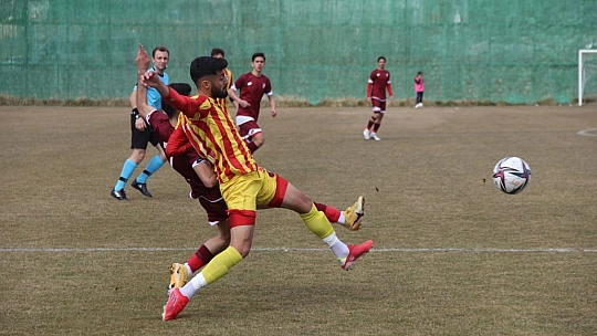 Gençler yine sınıfta kaldı!