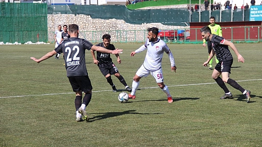 Gakgoş 90+7'de puanı kaptı!