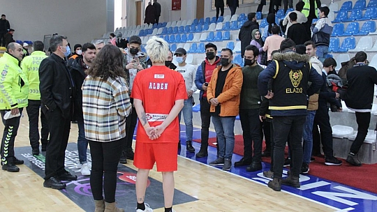 Işıl Alben'e Elazığlılar'dan yoğun sevgi