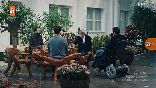 Elazığlı Kanun Sanatçısı Rol Aldığı Diziyle Beğeni Topluyor