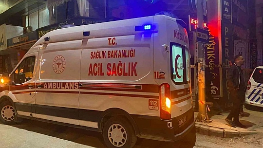 Kız arkadaşıyla tartışan şahıs, önce silahla etrafa ateş etti ardından kafasına silahı dayadı