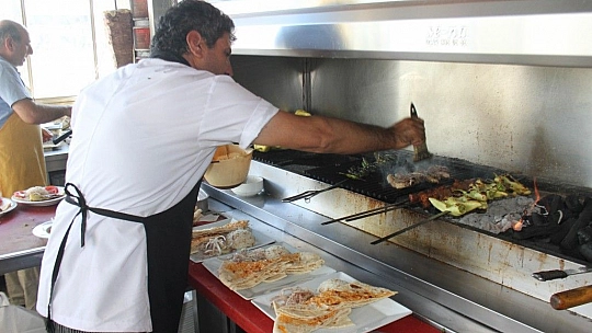 20 Yıldır Değişmez Lezzetleri Sunan 'Sarı Papiyon' Yeni Yerinde Hizmete Başladı