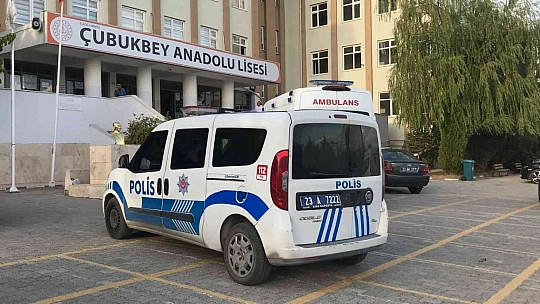 Lisede çalışan hizmetli odasında ölü bulundu