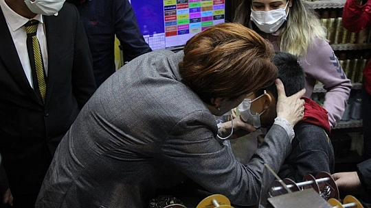 'Başbakan Meral' Sloganıyla karşılanan Akşener' e Yoğun İlgi