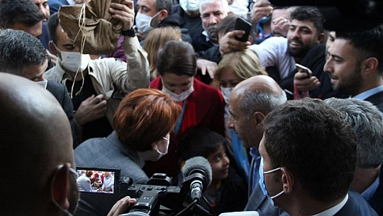 'Başbakan Meral' Sloganıyla karşılanan Akşener' e Yoğun İlgi