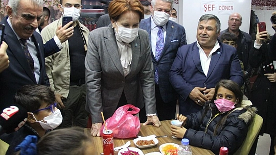 'Başbakan Meral' Sloganıyla karşılanan Akşener' e Yoğun İlgi