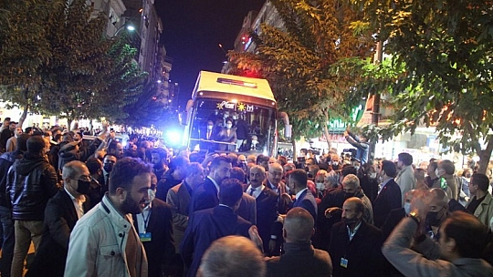 'Başbakan Meral' Sloganıyla karşılanan Akşener' e Yoğun İlgi