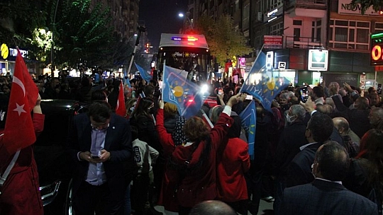 'Başbakan Meral' Sloganıyla karşılanan Akşener' e Yoğun İlgi