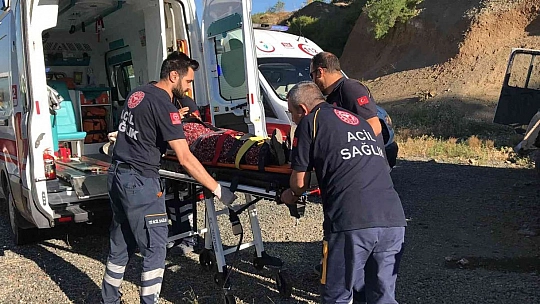 Otomobil tarım işçilerini taşıyan minibüse çaptı: 17 yaralı