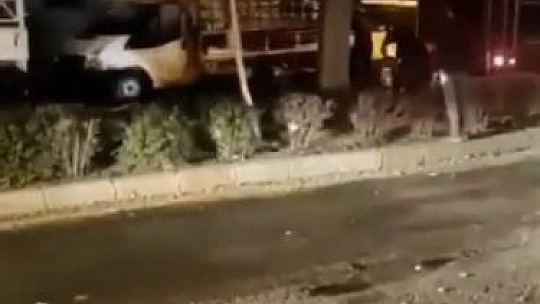 Park halindeki pikap alev alev yandı