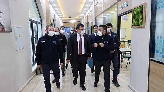 TÜBİTAK Başkanı Prof. Dr. Mandal'dan İpek Yolu Uluslararası Çocuk Ve Gençlik Çalışmaları Merkezi'ne Ziyaret