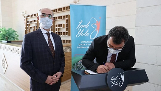 TÜBİTAK Başkanı Prof. Dr. Mandal'dan İpek Yolu Uluslararası Çocuk Ve Gençlik Çalışmaları Merkezi'ne Ziyaret