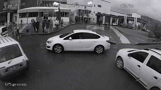 Trafik kazasını görüp bayılan kadını, otobüs şoförü hastaneye yetiştirdi
