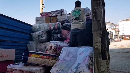 Elazığ Umut Kervanı Suriye'ye 1 Kamyon Yardım Gönderdi