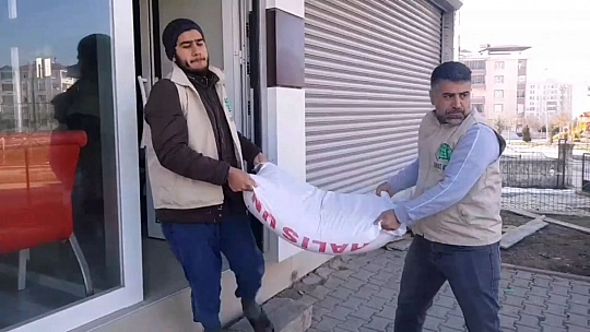 Elazığ Umut Kervanı Suriye'ye 1 Kamyon Yardım Gönderdi