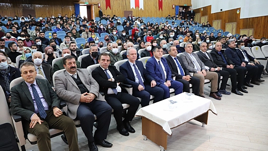 Fırat Üniversitesi'nde 'Pandemi ve Turkovac Aşı' Konulu Konferans Düzenlendi