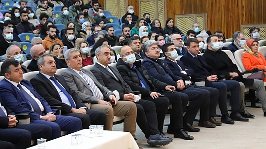 Fırat Üniversitesi'nde 'Pandemi ve Turkovac Aşı' Konulu Konferans Düzenlendi